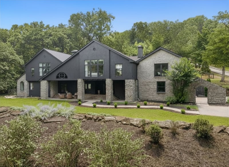 915 Overton Lea Rd, Nashville, TN 37220