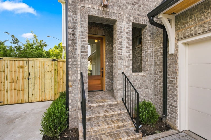 2201 Castleman Dr, Nashville, TN 37215