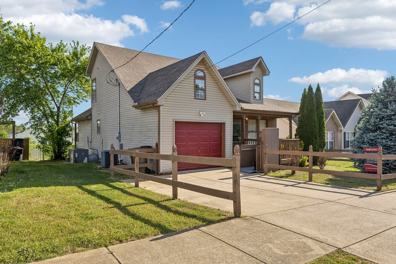 1125 Lakewalk Dr, Antioch, TN 37013