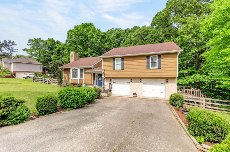 722 Lone Oak Dr, Pegram, TN 37143
