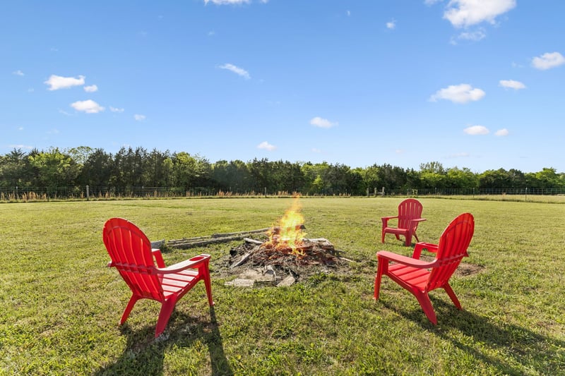 2089 Bear Creek Pike, Columbia, TN 38401