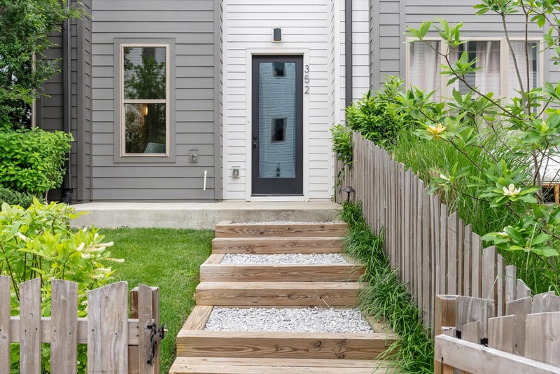 352 East Village Ln, Nashville, TN 37216