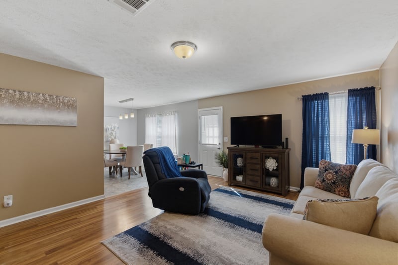 335 Sarna Dr, La Vergne, TN 37086