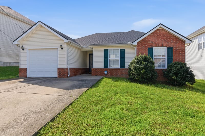 335 Sarna Dr, La Vergne, TN 37086