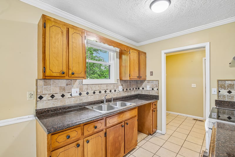 1317 Love Joy Ct, Nashville, TN 37216