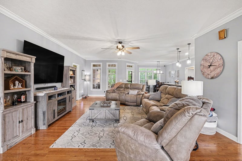 408 Brookside Dr, Mount Pleasant, TN 38474