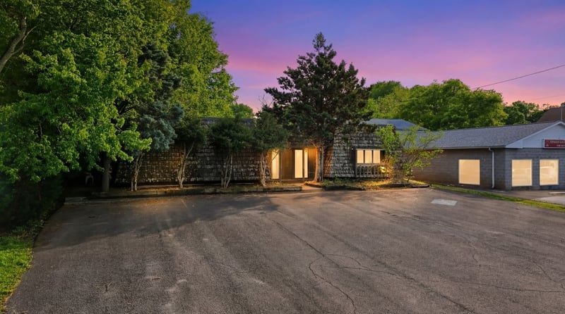 606 Henslee Dr, Dickson, TN 37055