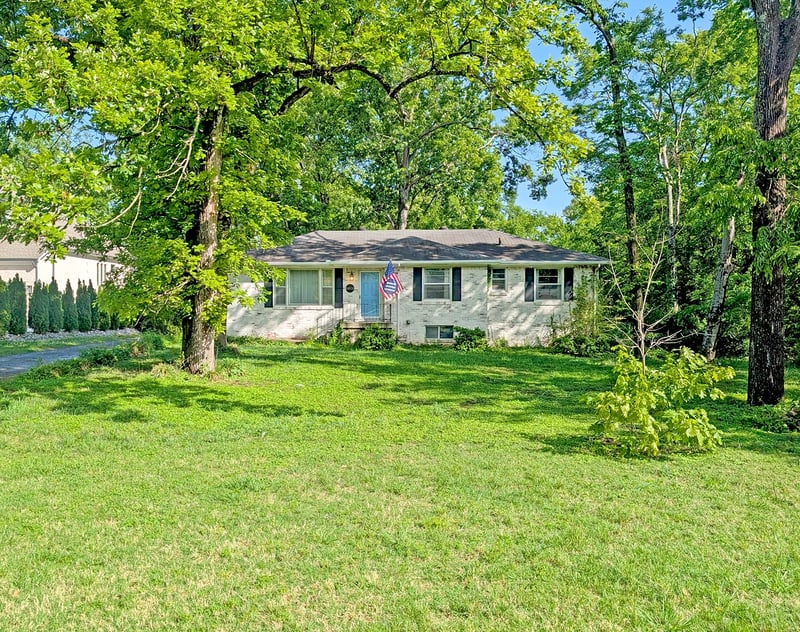 6808 Fleetwood Dr, Nashville, TN 37205