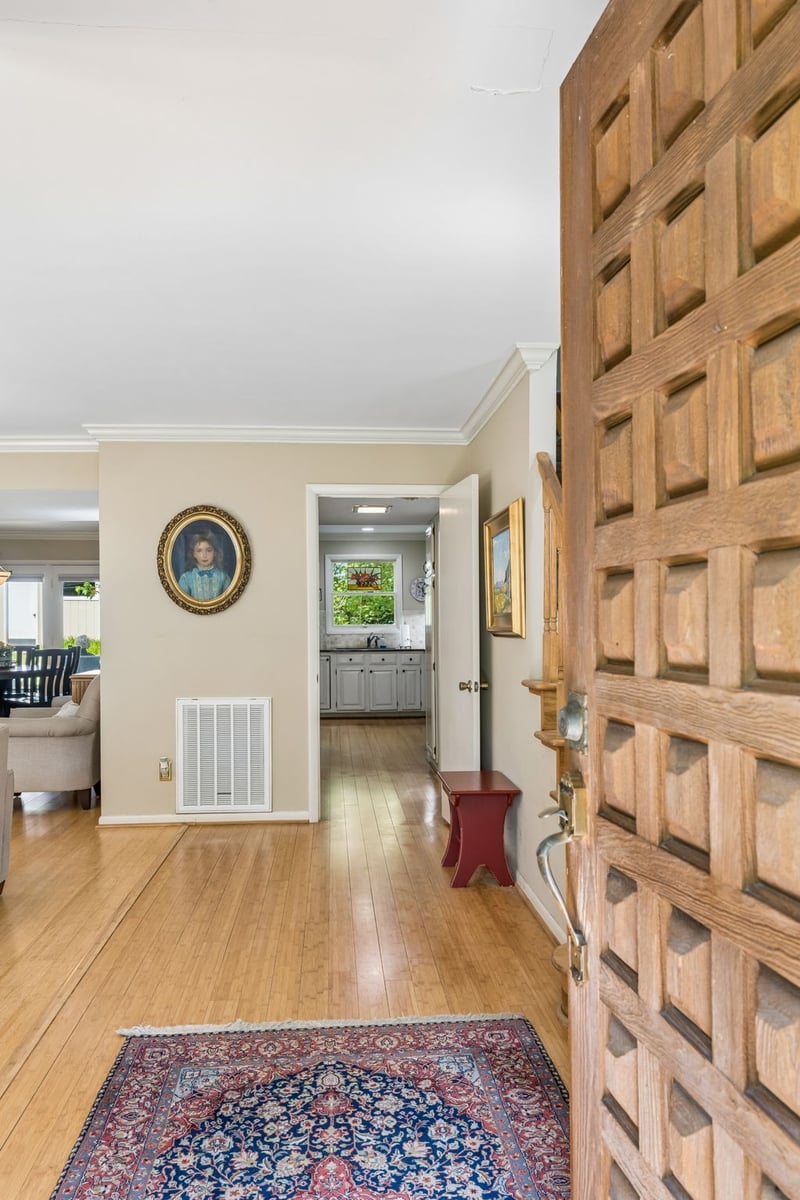 2832 Valley Rd, Nashville, TN 37215