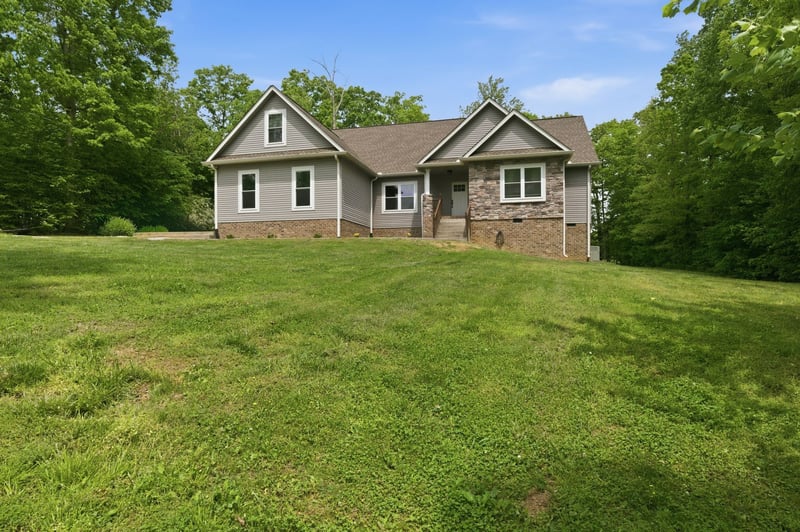 1091 Garton Rd, Burns, TN 37029