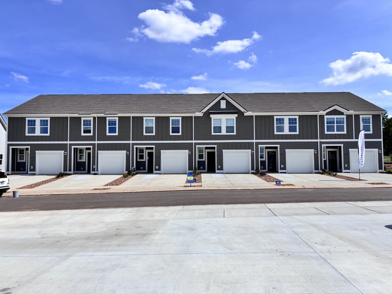 212 Darlington Dr, Dickson, TN 37055