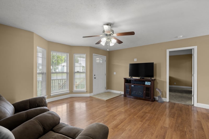 1004 Woodbrier Ln, Greenbrier, TN 37073