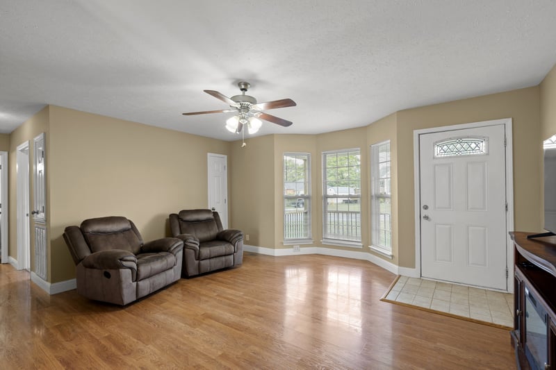 1004 Woodbrier Ln, Greenbrier, TN 37073