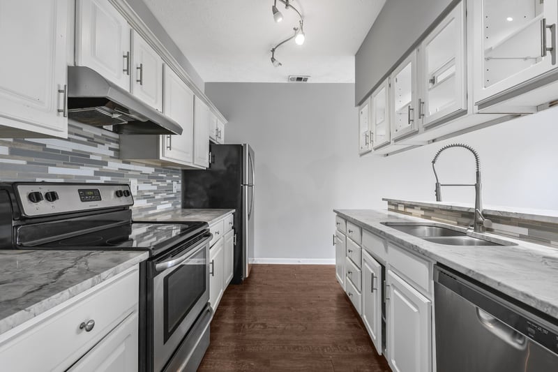 907 Churchill Xing #907, Madison, TN 37115