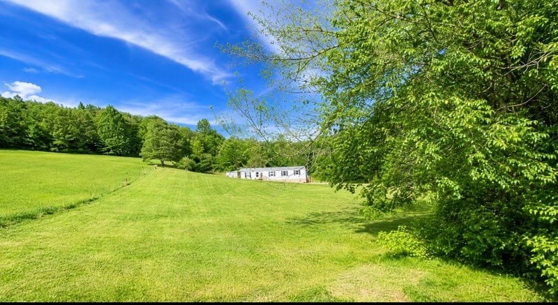 2450 W Leatherwood Rd, Cumberland Furnace, TN 37051