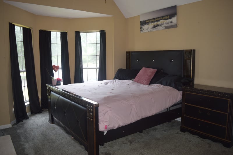 1718 University Dr, Columbia, TN 38401