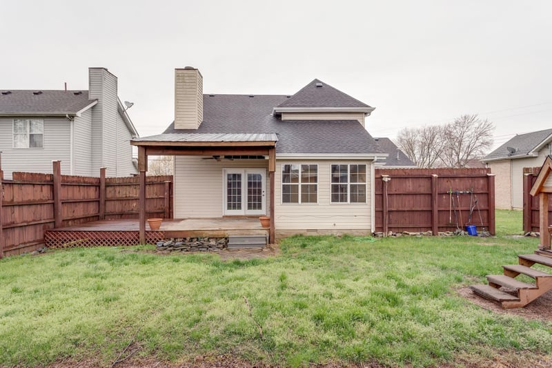 1718 University Dr, Columbia, TN 38401