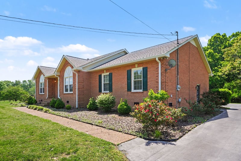 1018 Fox Hill Rd, Ashland City, TN 37015