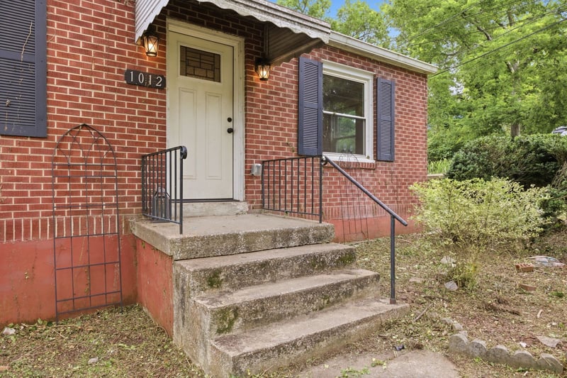 1012 Oakdale Dr, Columbia, TN 38401