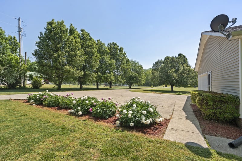1010 Highway 48 , Dickson, TN 37055