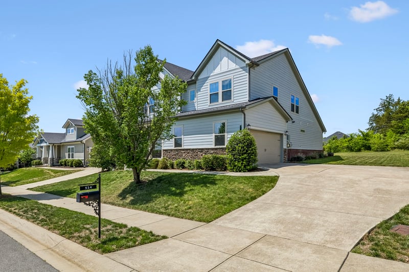 514 Mildenhall Ln, Nolensville, TN 37135