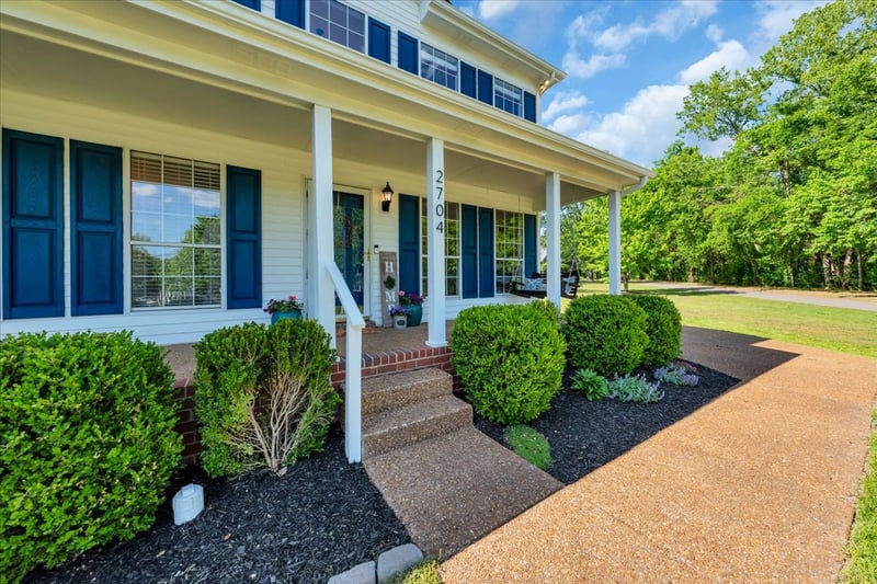 2704 Cash Ct, Thompsons Station, TN 37179
