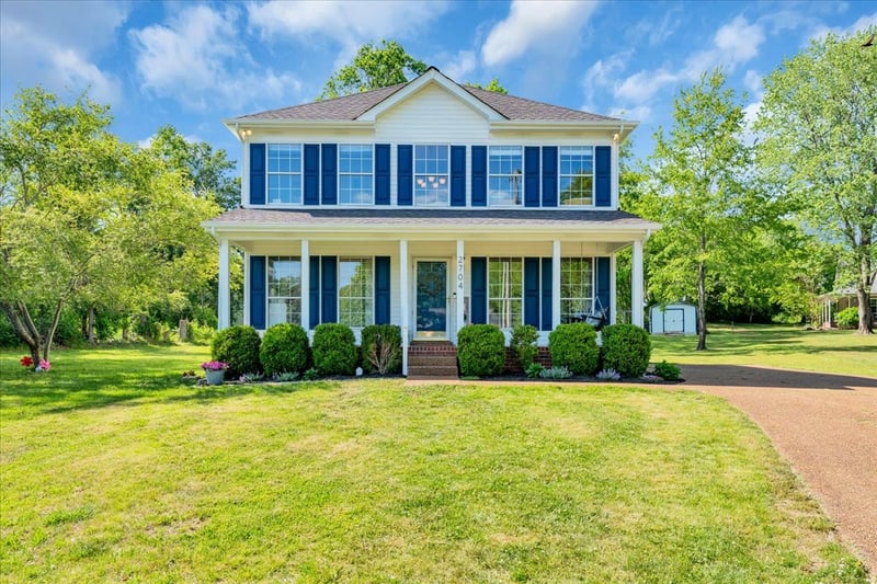 2704 Cash Ct, Thompsons Station, TN 37179