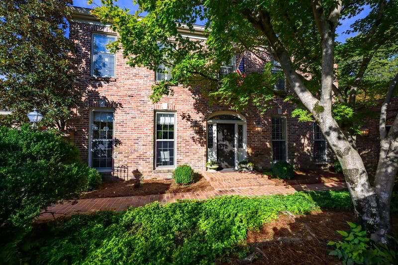 619 Woodleigh Dr, Nashville, TN 37215