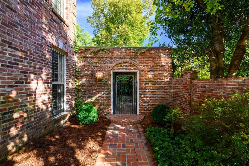 619 Woodleigh Dr, Nashville, TN 37215