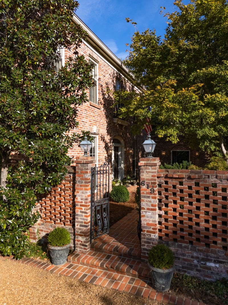 619 Woodleigh Dr, Nashville, TN 37215