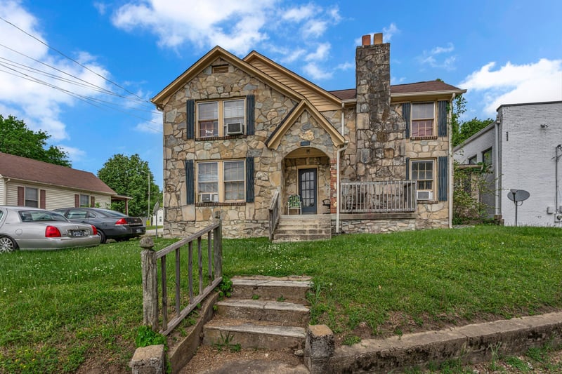 1405 Highland Ave, Columbia, TN 38401