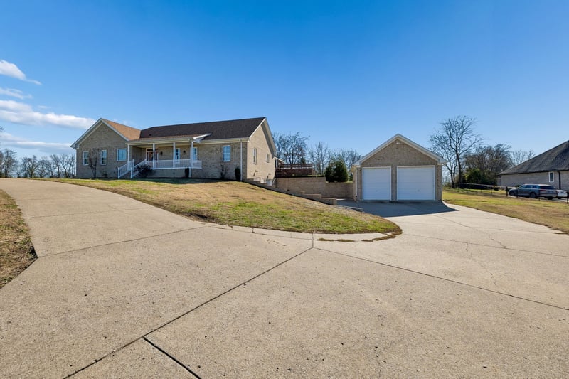 517 Nichols Ln, Gallatin, TN 37066