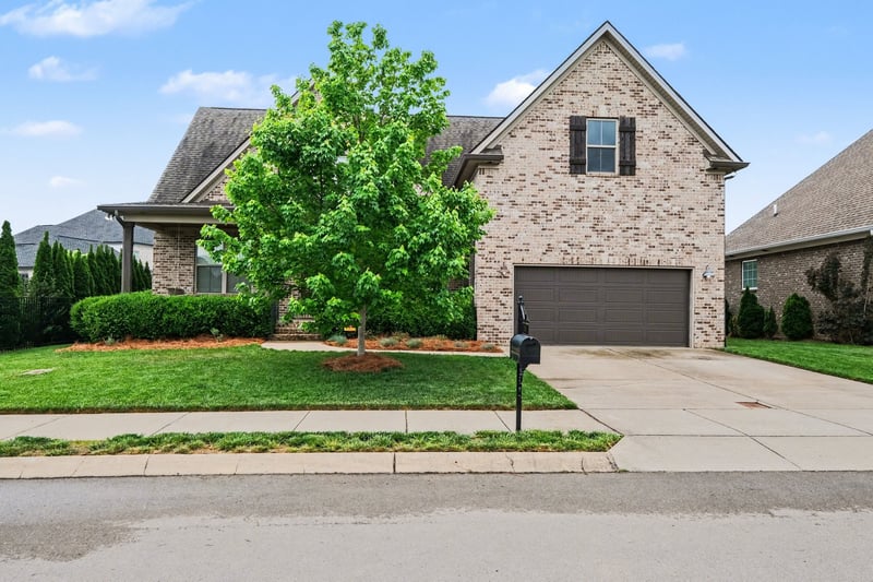 1030 Alpaca Dr, Spring Hill, TN 37174