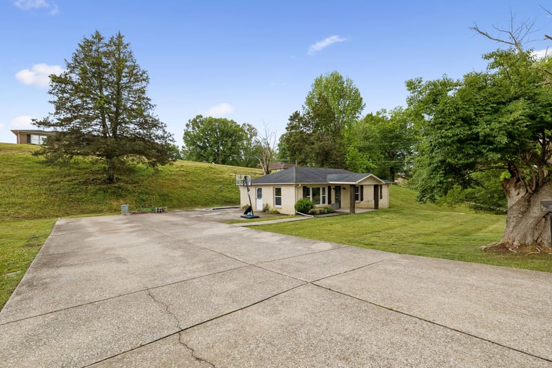 514 College Ave, Carthage, TN 37030