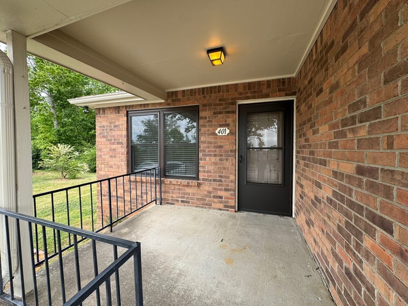 401 Deer Lake Dr, Nashville, TN 37221