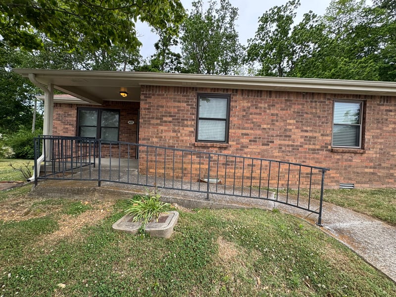 401 Deer Lake Dr, Nashville, TN 37221