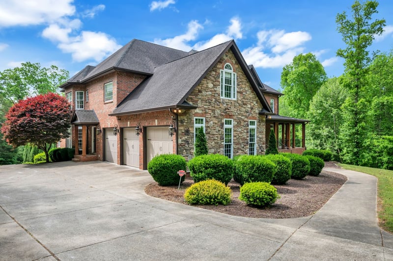 1032 Dogwood Ln, Burns, TN 37029