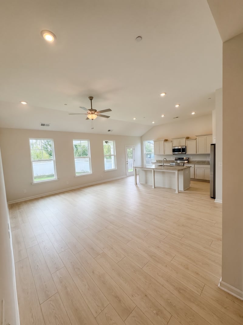 1211 Amber Hills Dr, Ashland City, TN 37015