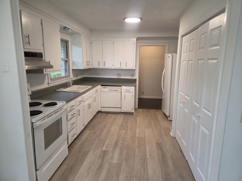 800 Apple Valley Rd, Madison, TN 37115