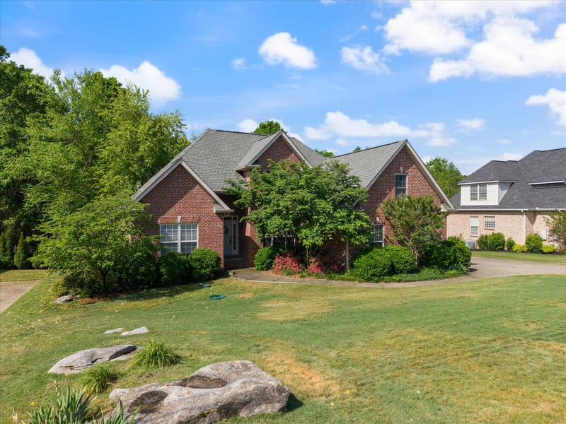 319 Eclipse Dr, Murfreesboro, TN 37129