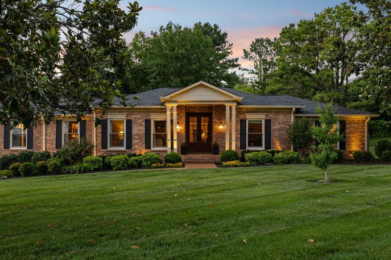 8136 Moores Ln, Brentwood, TN 37027