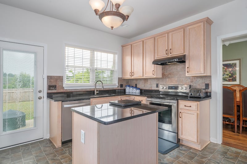 1713 Kendall Cove Ln, Mount Juliet, TN 37122