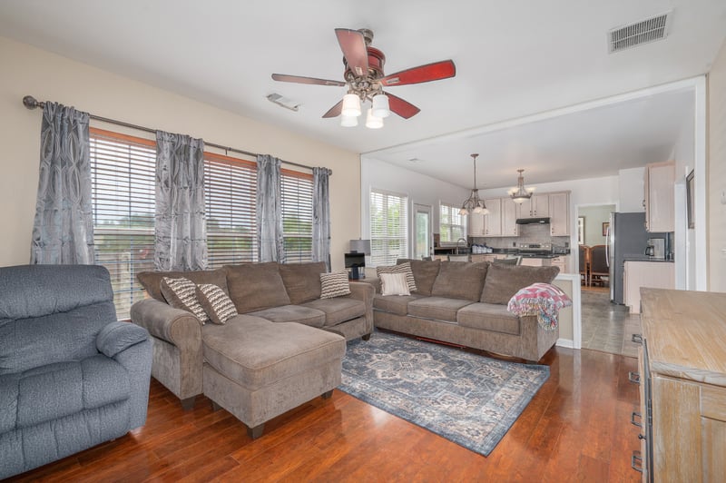 1713 Kendall Cove Ln, Mount Juliet, TN 37122