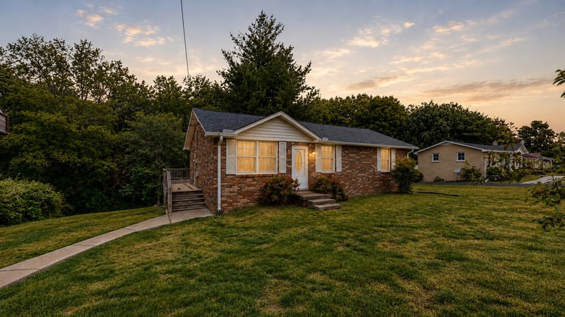 109 Phillips St, Charlotte, TN 37036