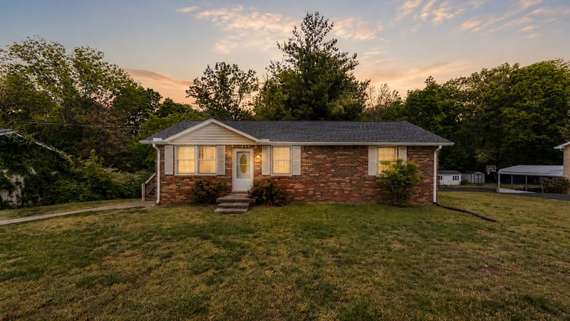 109 Phillips St, Charlotte, TN 37036