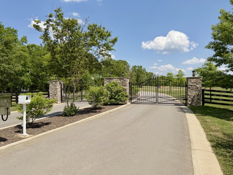 1501 St Charles Dr, Arrington, TN 37014