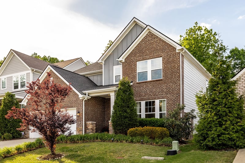210 Woodhall Ct, White House, TN 37188