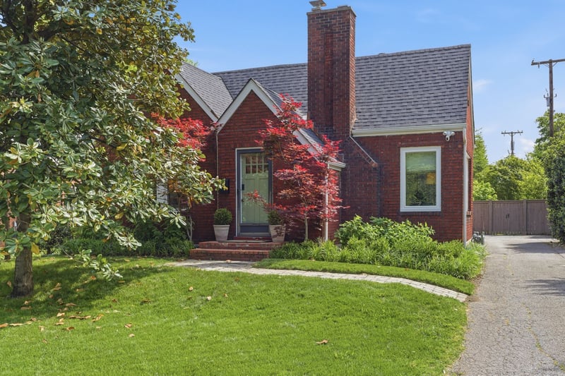 1804 Natchez Trce, Nashville, TN 37212