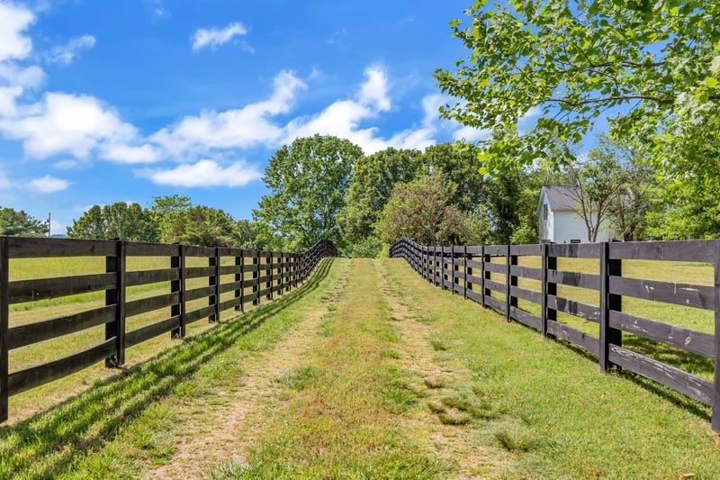420 Rock Springs Rd, Castalian Springs, TN 37031