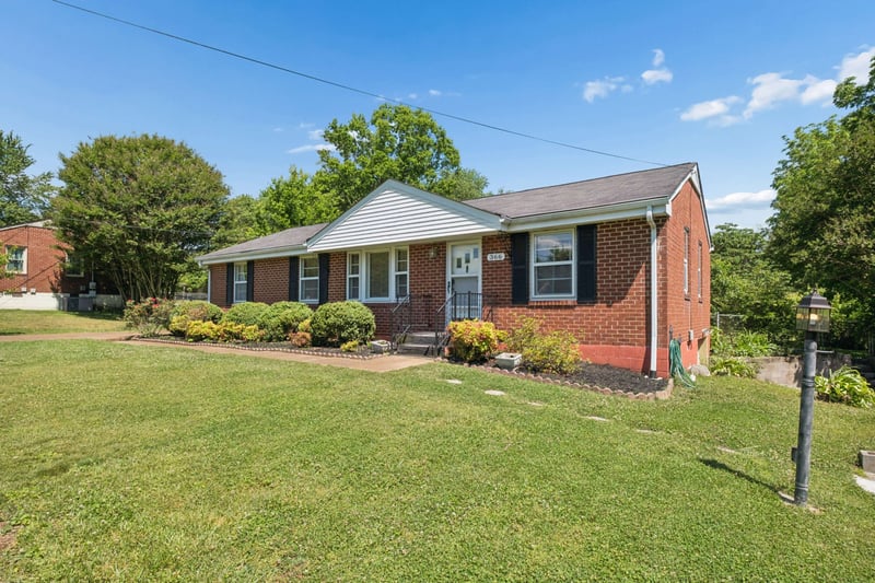 366 Melpar Dr, Nashville, TN 37211